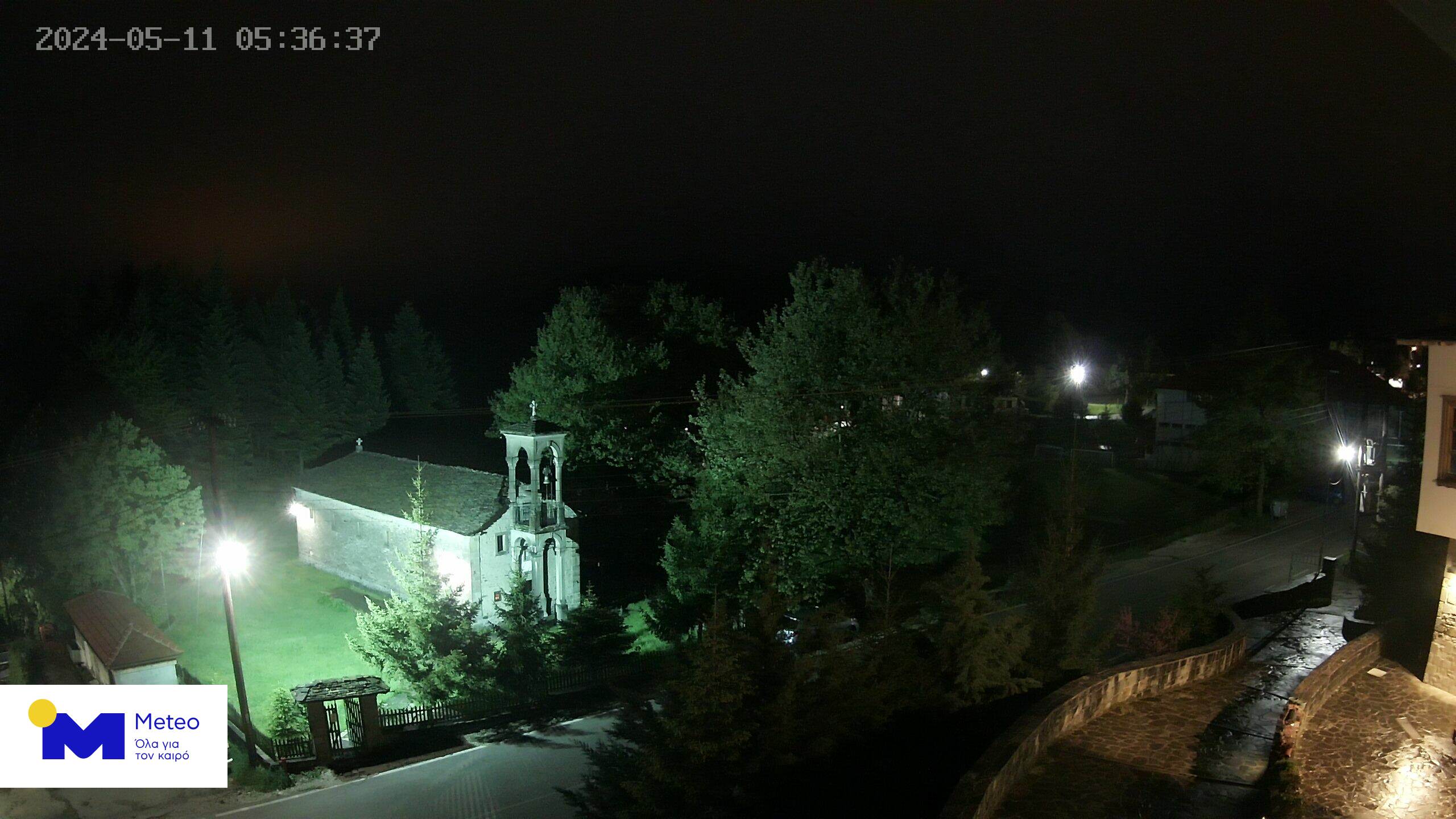 Веб камера Старинная церковь в пригороде Мецовон